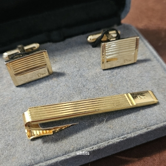 Vintage Christian Dior Gold Tone Cufflinks and Tie Bar Set with Original Box - Picture 2 of 5